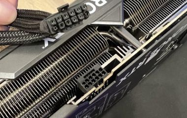 Експерт знайшов причину оплавлення роз'ємів GeForce RTX 4090