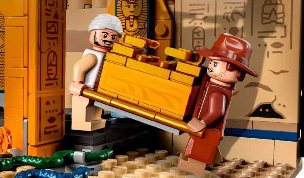 Блоковий конструктор LEGO Indiana Jones Втеча із загубленої гробниці (77013)