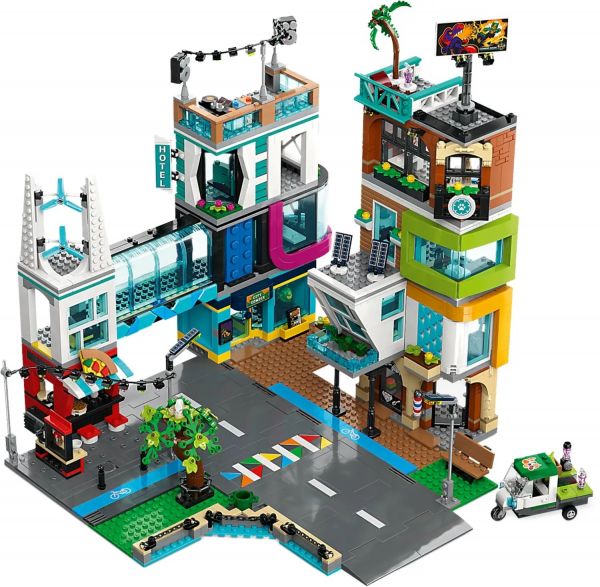 Блоковий конструктор LEGO City Центр міста (60380)