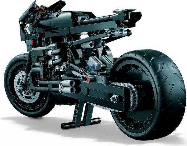 Блоковий конструктор LEGO Technic The Batman Batcycle (42155)