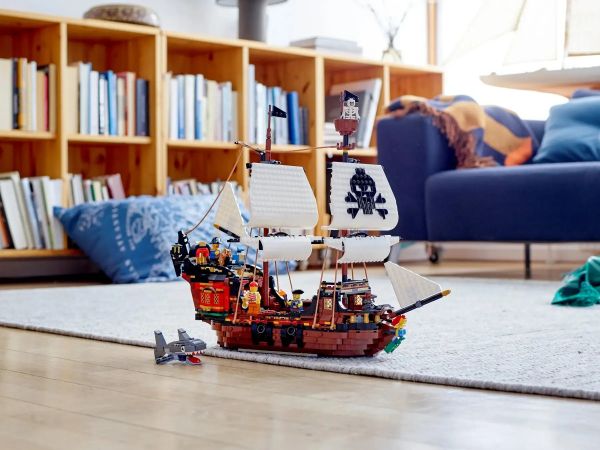 Блоковий конструктор LEGO Creator Піратський корабель, 1262 деталі  (31109)