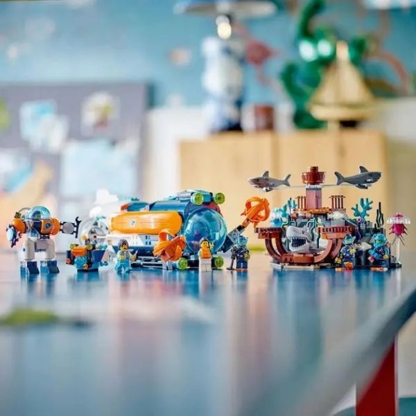 Блоковий конструктор LEGO City Глибоководний дослідницький підводний човен (60379)