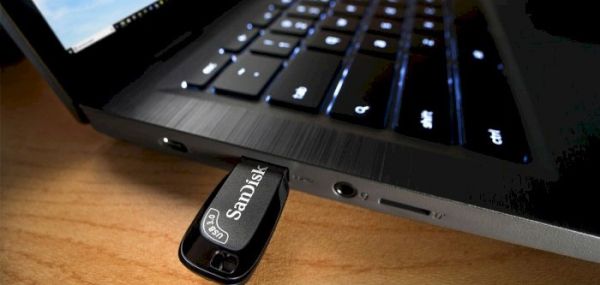 USB флеш накопичувач SanDisk 64 GB Ultra Shift Black (SDCZ410-064G-G46)