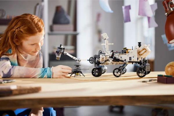 Блоковий конструктор LEGO Technic Місія NASA Марсохід «Персеверанс» (42158)