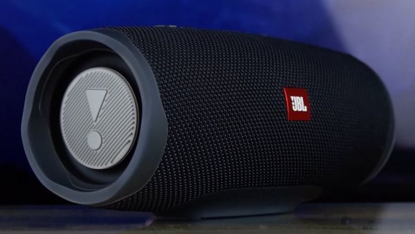 Портативна акустика JBL Charge 4 Black (JBLCHARGE4BLK)