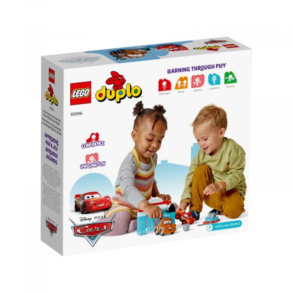 Блоковий конструктор LEGO DUPLO Disney TM Розваги Блискавки МакКвіна й Сирника на автомийці (10996)