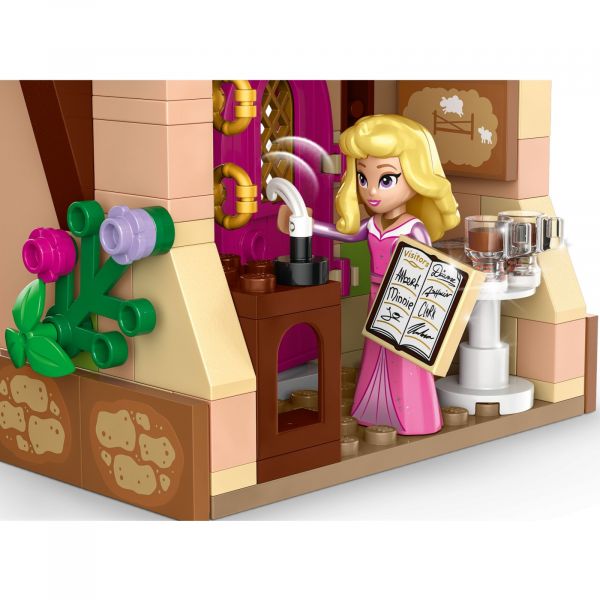 Блоковий конструктор LEGO Disney Princess Пригода діснеївської принцеси на ярмарку (43246)